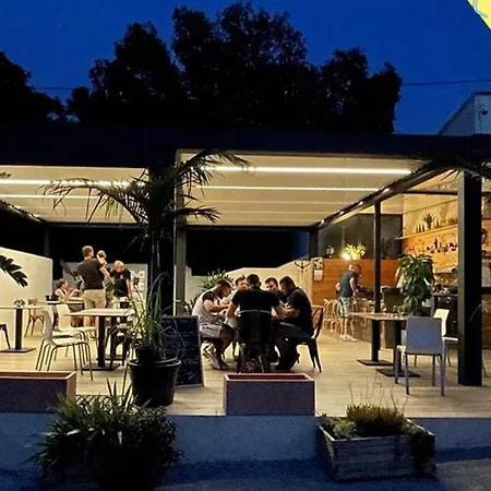 Mobil Confortable Avec Terrasse A - Api-1-52-332 Campingplatz